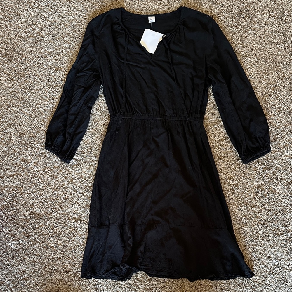 Old Navy Black V-Neck Long Sleeve Women’s Dress